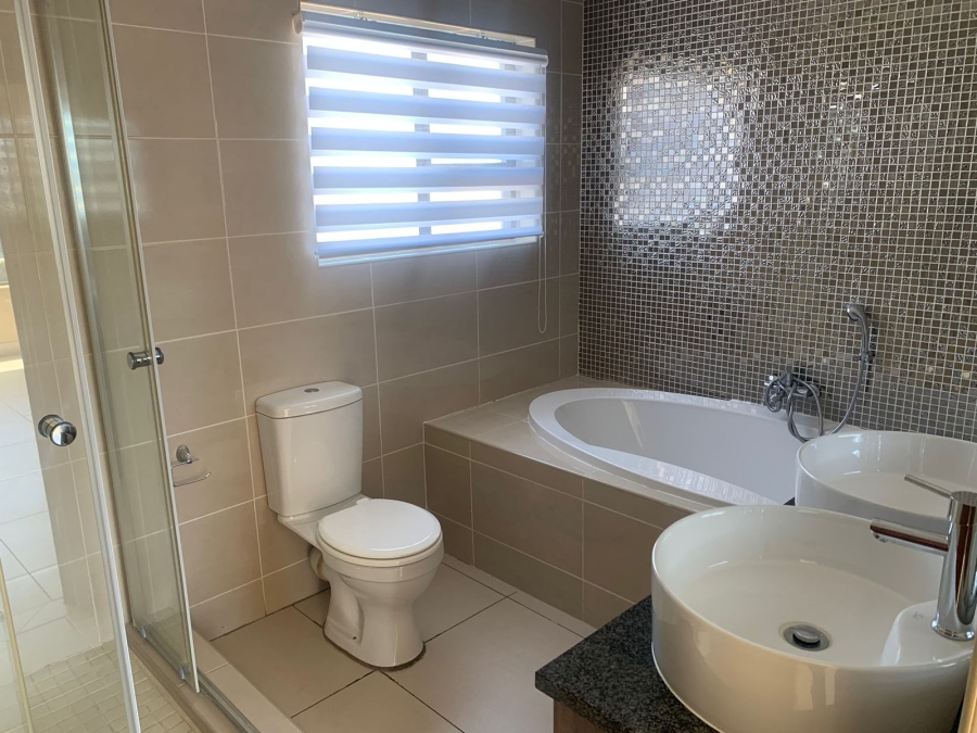 To Let 3 Bedroom Property for Rent in Heuwelsig Free State